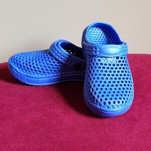 Real - Toddler Blue Clogs Size 11 New